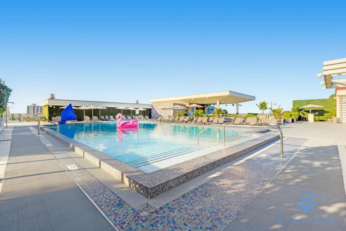 Beach Resort INFINITY EDGE SWIMMING POOL Hollywood Exterior foto