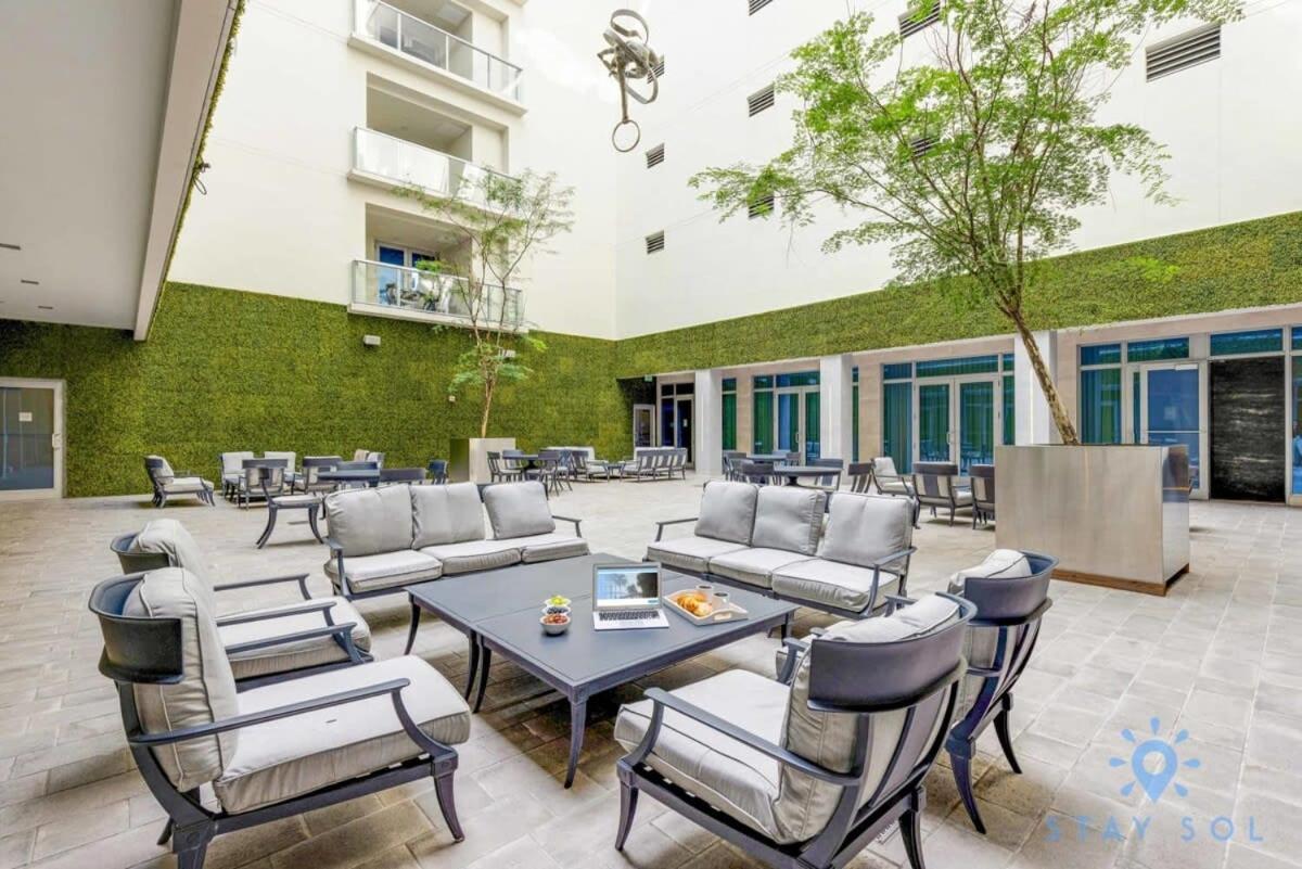 Beach Resort INFINITY EDGE SWIMMING POOL Hollywood Exterior foto