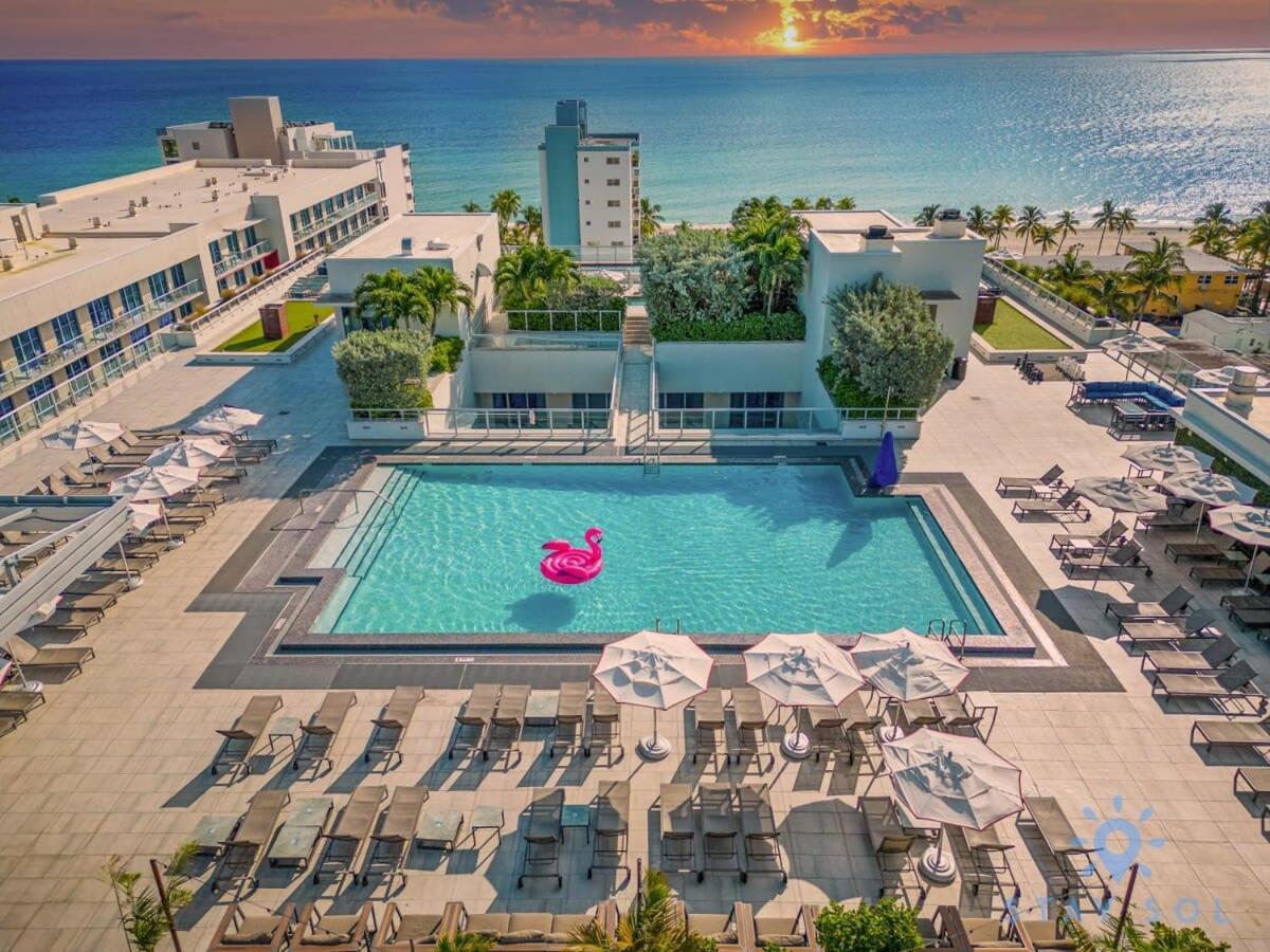 Beach Resort INFINITY EDGE SWIMMING POOL Hollywood Exterior foto